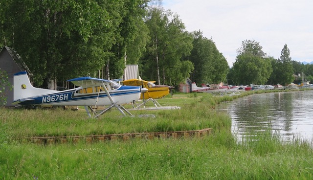 Anchorage 水上飛行機 フッド湖水上飛行場