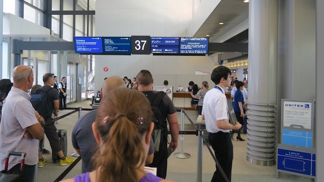 ユナイテッド航空のビジネスクラス　成田　デンバー