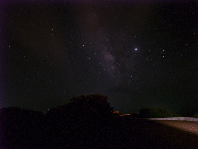 宮古島　天の川　Laowa 7.5mm F2, GM5 ISO800 30秒