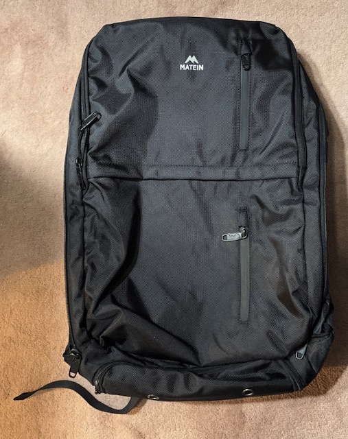 Backpack アマゾンのバックパック 出張 旅行用