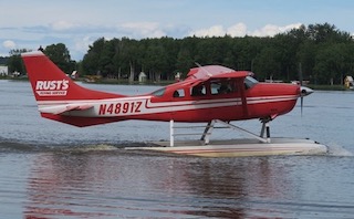 Anchorage 水上飛行機 フッド湖水上飛行場