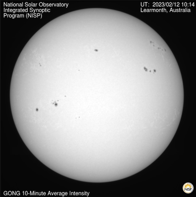 太陽黒点 National Solar Observatory 写真